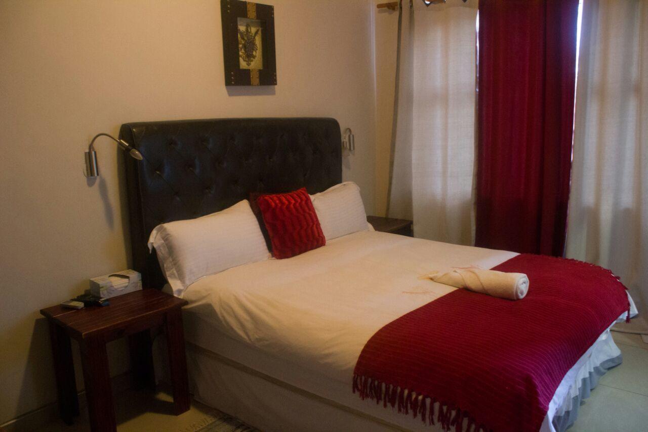 Pension Hotel Kamho Windhoek Bagian luar foto
