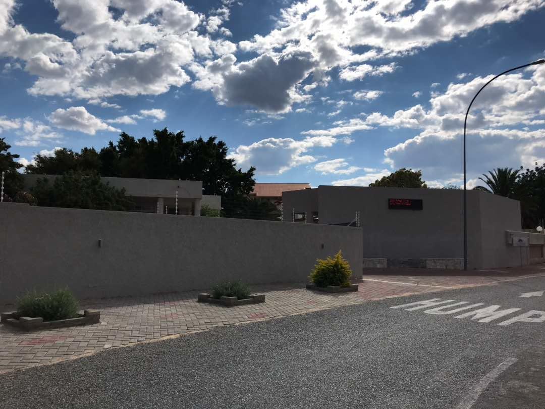 Pension Hotel Kamho Windhoek Bagian luar foto