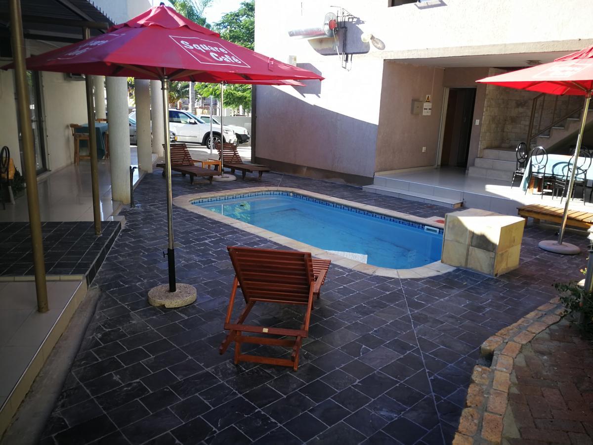 Pension Hotel Kamho Windhoek Bagian luar foto
